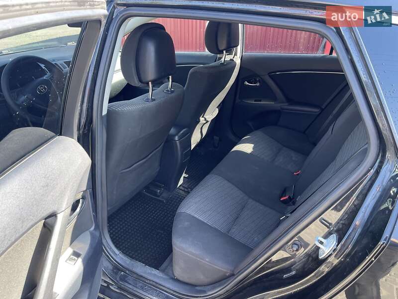 Універсал Toyota Avensis 2011 в Кам'янці-Бузькій