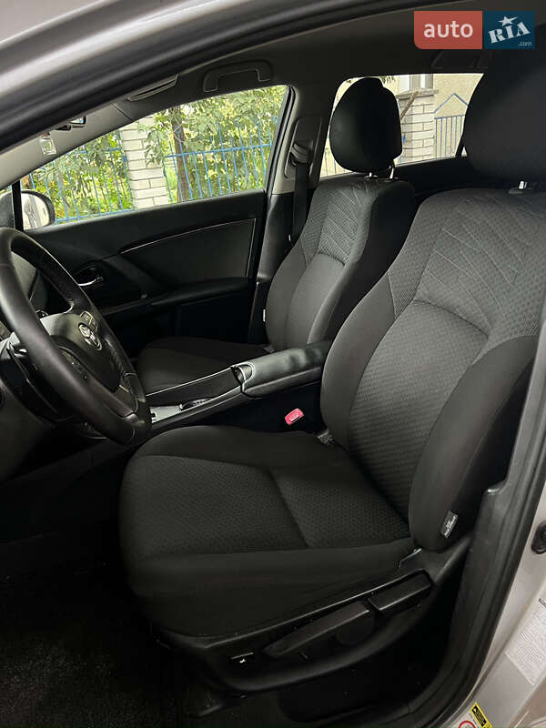 Универсал Toyota Avensis 2011 в Тернополе