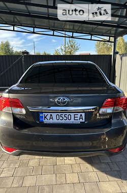 Седан Toyota Avensis 2015 в Борисполе