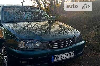 Седан Toyota Avensis 1998 в Піщанці