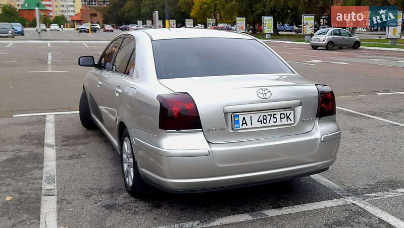 Седан Toyota Avensis 2004 в Броварах