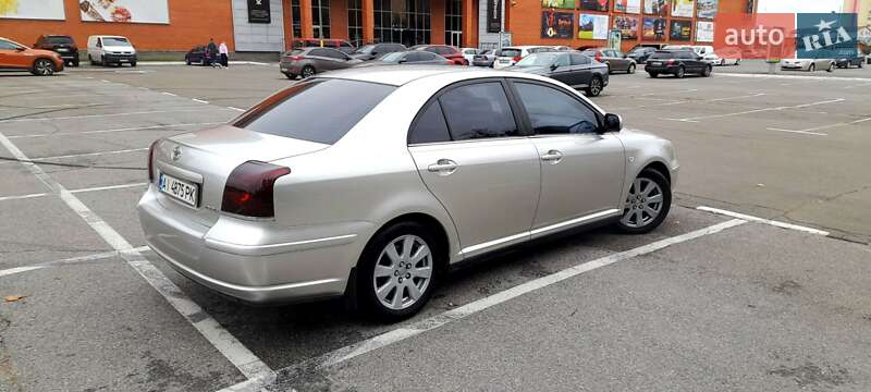 Седан Toyota Avensis 2004 в Броварах