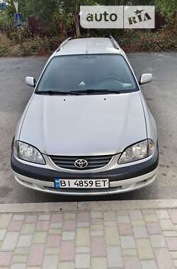 Універсал Toyota Avensis 2001 в Миргороді