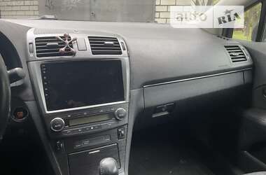 Седан Toyota Avensis 2008 в 