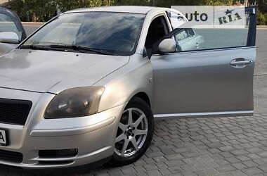 Седан Toyota Avensis 2005 в Раздельной