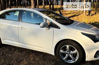 Седан Toyota Avensis 2014 в Полтаві