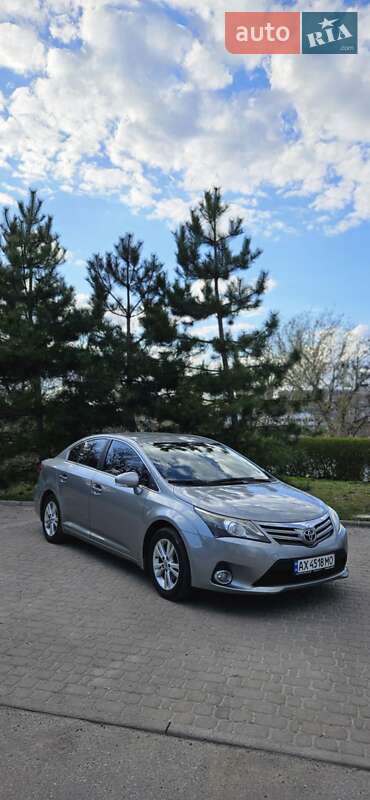 Седан Toyota Avensis 2012 в Харкові
