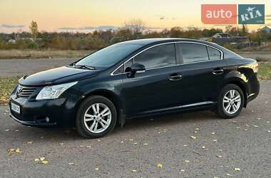 Седан Toyota Avensis 2011 в Карловке