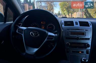 Седан Toyota Avensis 2012 в Александрие