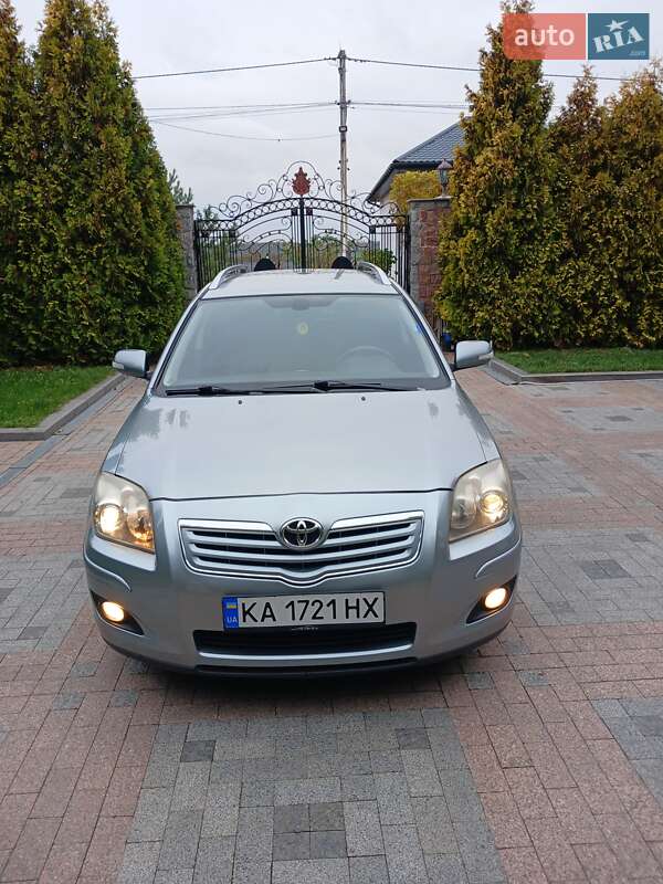 Універсал Toyota Avensis 2009 в Києві