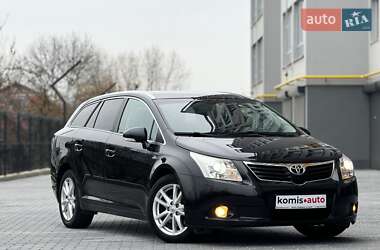 Універсал Toyota Avensis 2010 в Хмельницькому