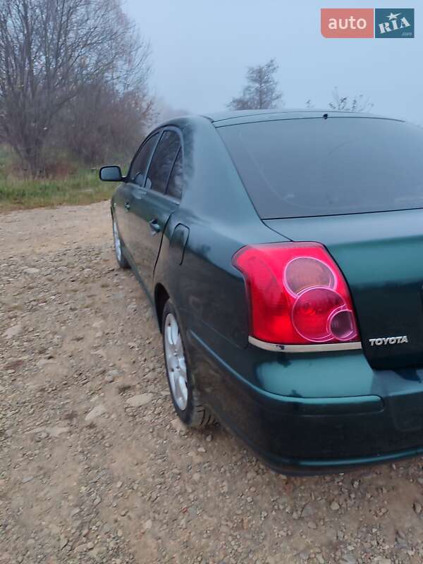 Ліфтбек Toyota Avensis 2003 в Болехові