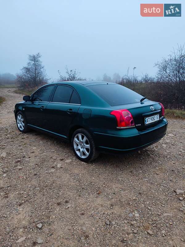 Ліфтбек Toyota Avensis 2003 в Болехові