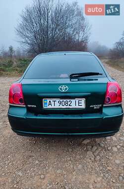 Ліфтбек Toyota Avensis 2003 в Болехові