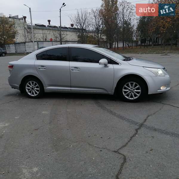 Седан Toyota Avensis 2008 в Кременчуге