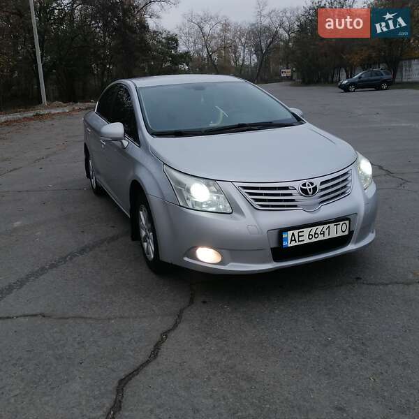 Седан Toyota Avensis 2008 в Кременчуге