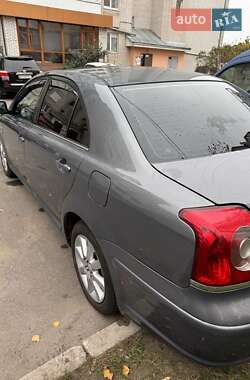 Седан Toyota Avensis 2003 в Хмельницком