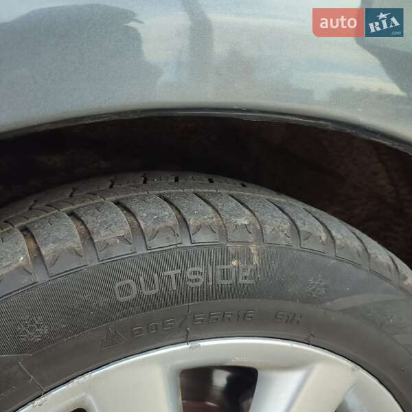 Універсал Toyota Avensis 2005 в Стрию