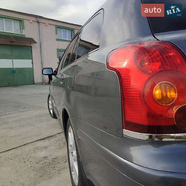 Універсал Toyota Avensis 2005 в Стрию
