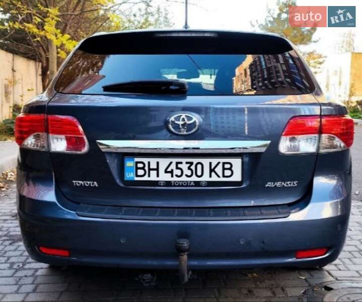 Универсал Toyota Avensis 2012 в Черноморске