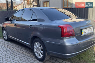 Седан Toyota Avensis 2003 в Иваничах