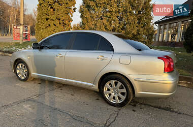 Седан Toyota Avensis 2003 в Черновцах