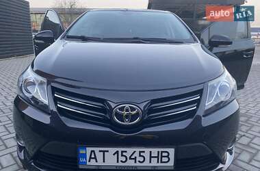 Седан Toyota Avensis 2014 в Івано-Франківську