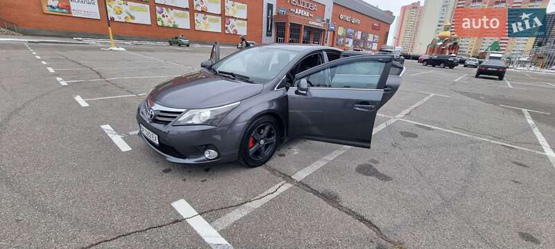 Седан Toyota Avensis 2012 в Броварах