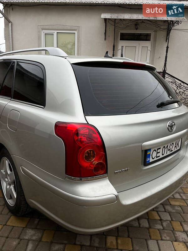 Универсал Toyota Avensis 2005 в Черновцах