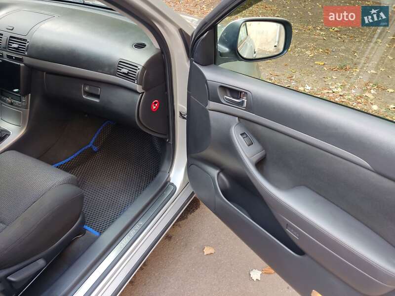 Універсал Toyota Avensis 2008 в Кривому Розі