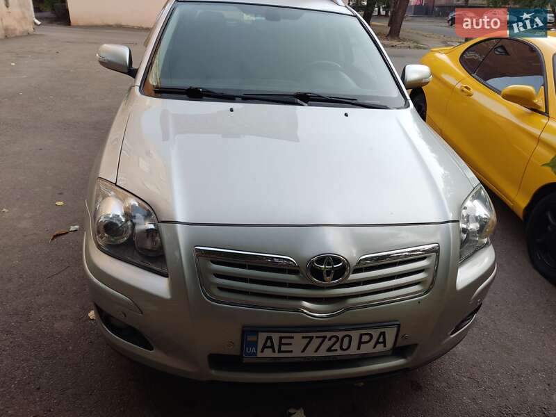 Універсал Toyota Avensis 2008 в Кривому Розі