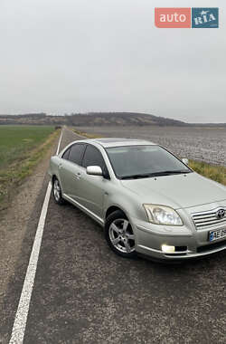 Седан Toyota Avensis 2005 в Новомосковске