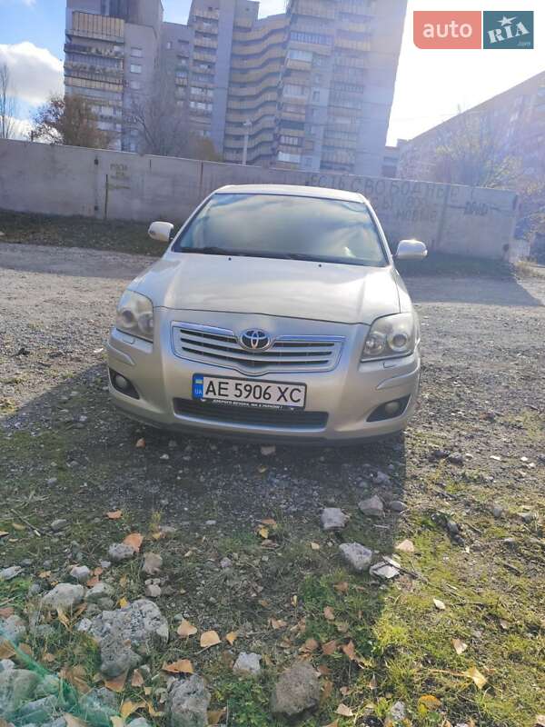 Седан Toyota Avensis 2006 в Дніпрі