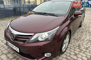 Універсал Toyota Avensis 2013 в Дружбі