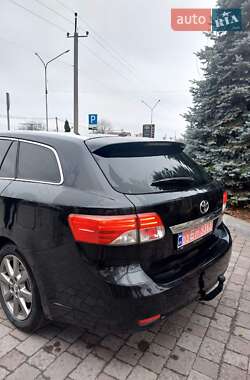 Універсал Toyota Avensis 2012 в Сарнах