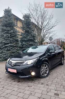 Універсал Toyota Avensis 2012 в Сарнах