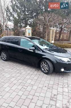 Універсал Toyota Avensis 2012 в Сарнах