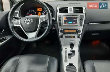 Седан Toyota Avensis 2013 в Житомирі