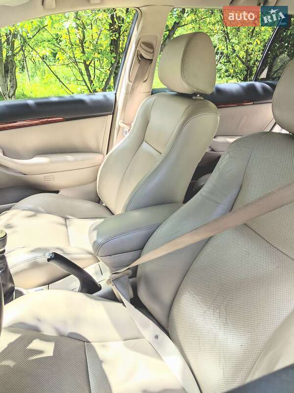 Toyota Avensis 2005