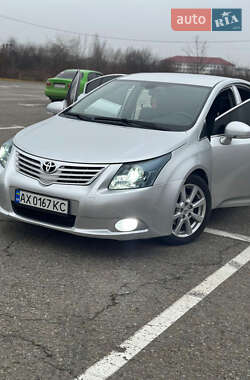 Седан Toyota Avensis 2008 в Черновцах