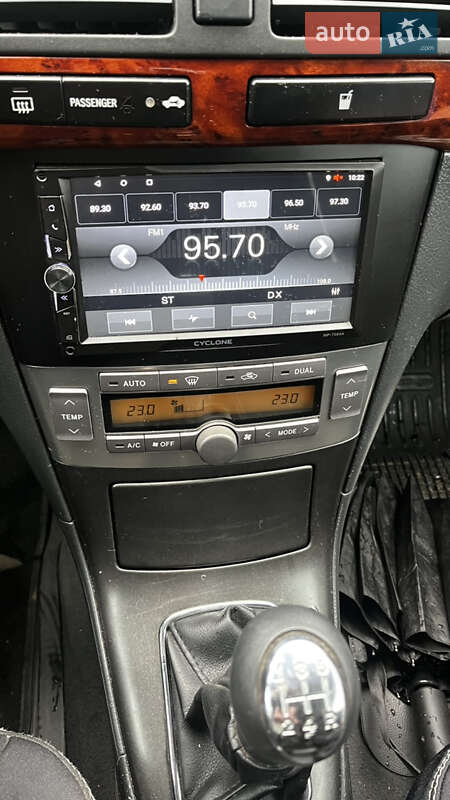 Універсал Toyota Avensis 2004 в Ізмаїлі