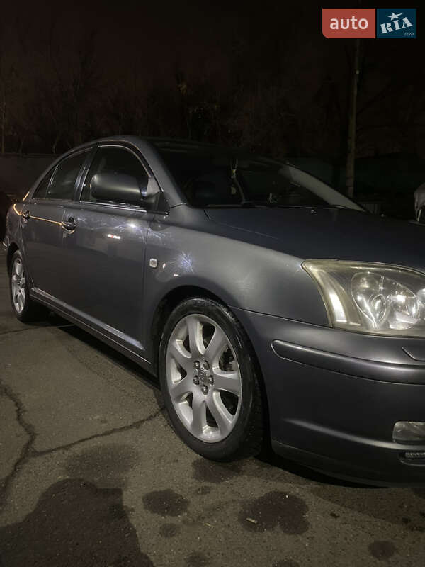 Лифтбек Toyota Avensis 2004 в Кривом Роге фото 7 Лифтбек Toyota Avensis 2004 в Кривом Роге