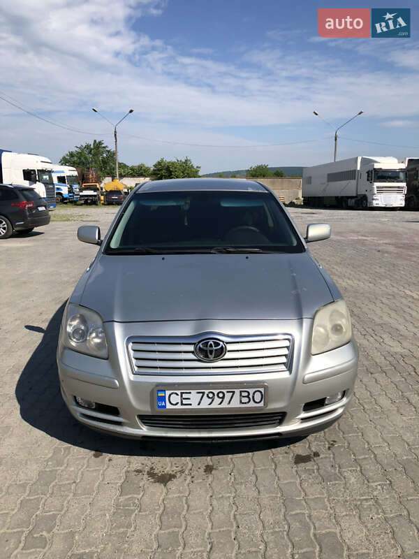 Седан Toyota Avensis 2005 в Черновцах