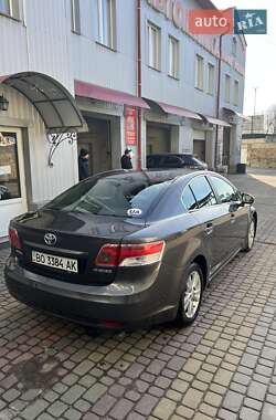 Седан Toyota Avensis 2011 в Тернополі