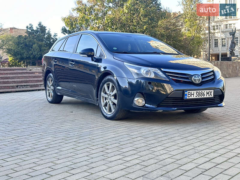 Toyota Avensis 2012