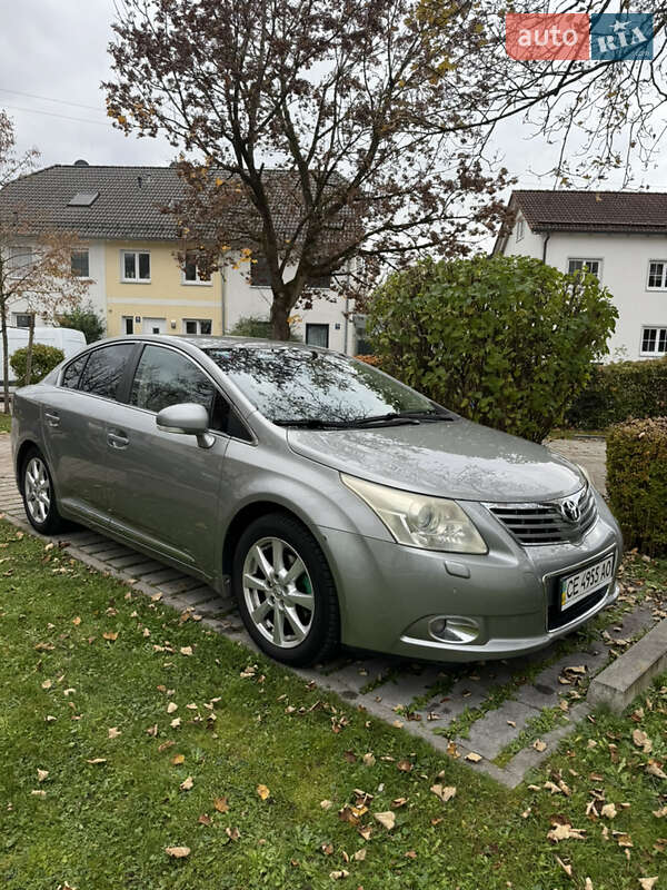 Седан Toyota Avensis 2008 в Чернівцях