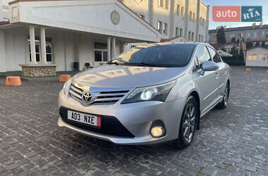 Седан Toyota Avensis 2013 в Коломиї