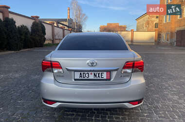 Седан Toyota Avensis 2013 в Коломиї