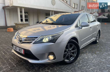 Седан Toyota Avensis 2013 в Коломиї