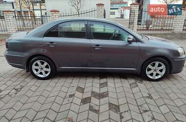 Седан Toyota Avensis 2006 в Калиновке